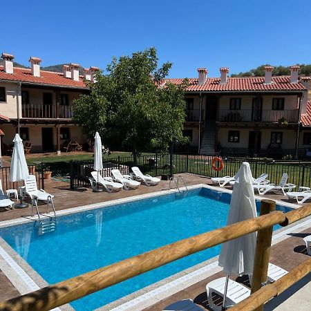 Apartamentos Dona Jimena Del Ambroz 4 Estrellas Complejo Unico En El Centro Del Pueblo - Piscina Ya Abierta แอร์วาส ภายนอก รูปภาพ