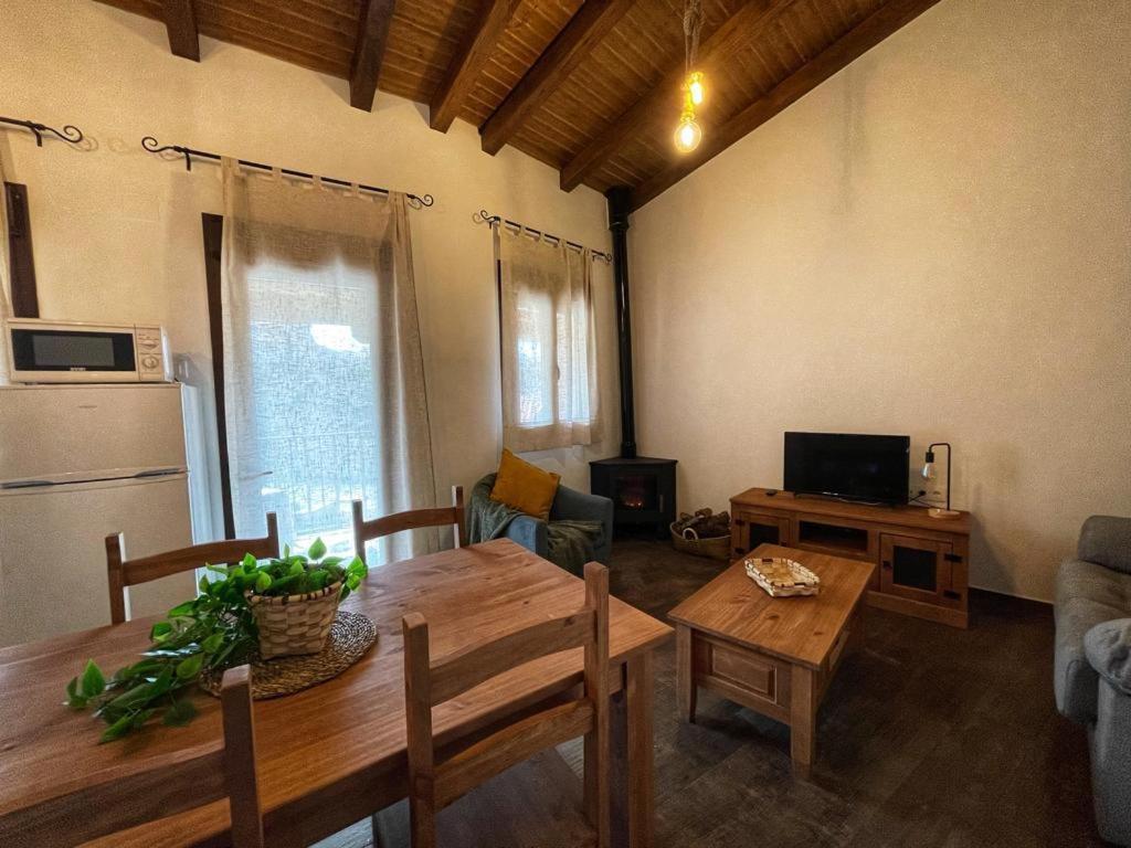 Apartamentos Dona Jimena Del Ambroz 4 Estrellas Complejo Unico En El Centro Del Pueblo - Piscina Ya Abierta แอร์วาส ภายนอก รูปภาพ