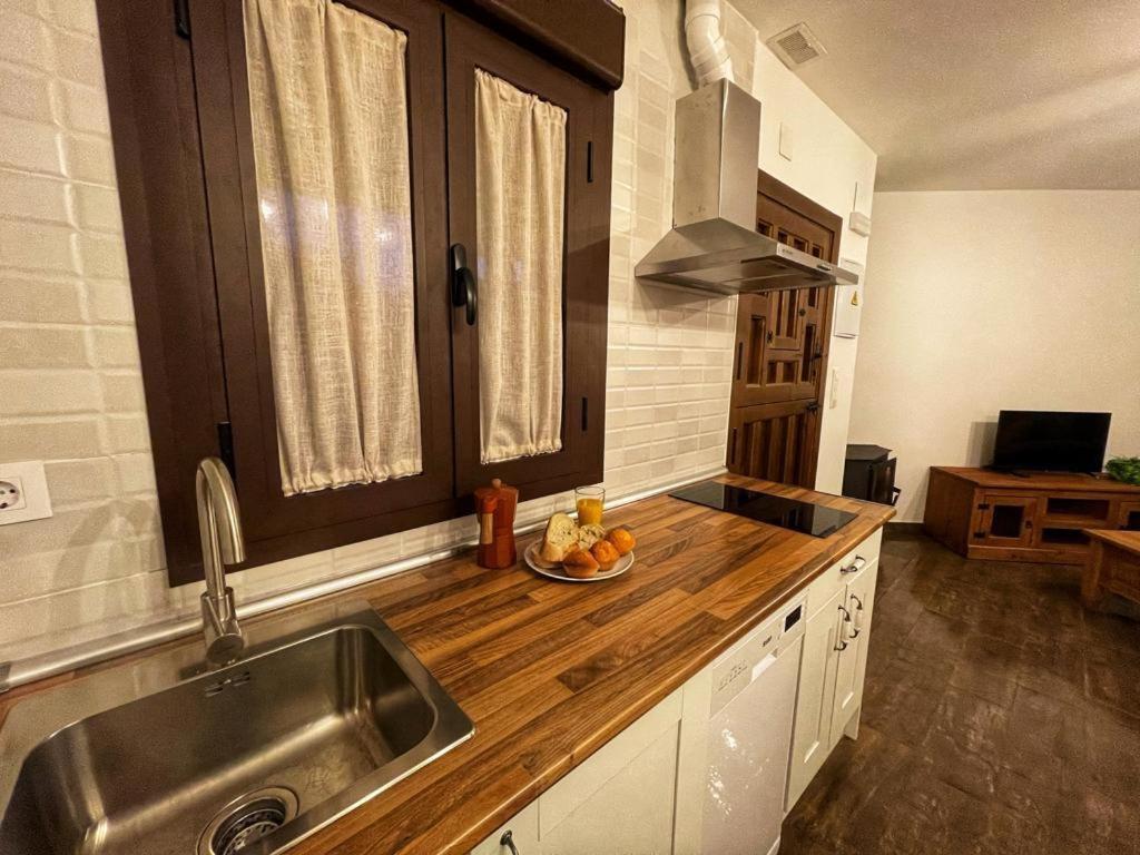 Apartamentos Dona Jimena Del Ambroz 4 Estrellas Complejo Unico En El Centro Del Pueblo - Piscina Ya Abierta แอร์วาส ภายนอก รูปภาพ