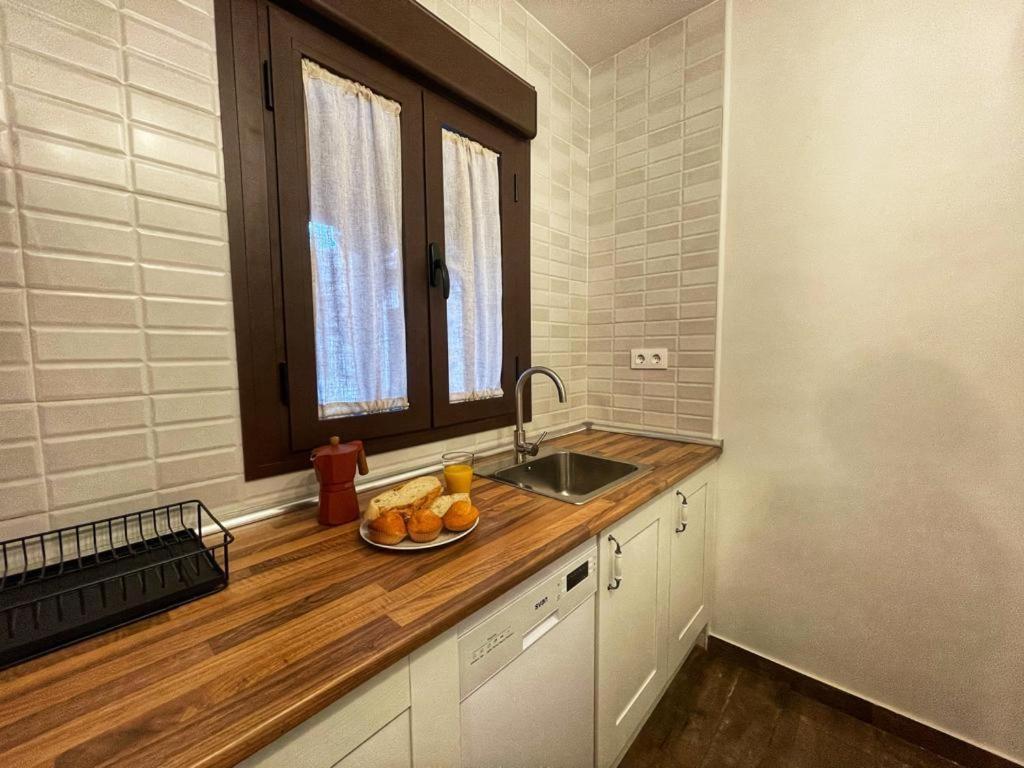 Apartamentos Dona Jimena Del Ambroz 4 Estrellas Complejo Unico En El Centro Del Pueblo - Piscina Ya Abierta แอร์วาส ภายนอก รูปภาพ