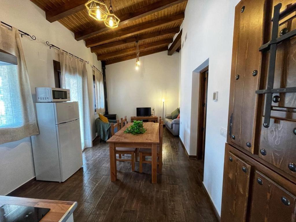 Apartamentos Dona Jimena Del Ambroz 4 Estrellas Complejo Unico En El Centro Del Pueblo - Piscina Ya Abierta แอร์วาส ภายนอก รูปภาพ