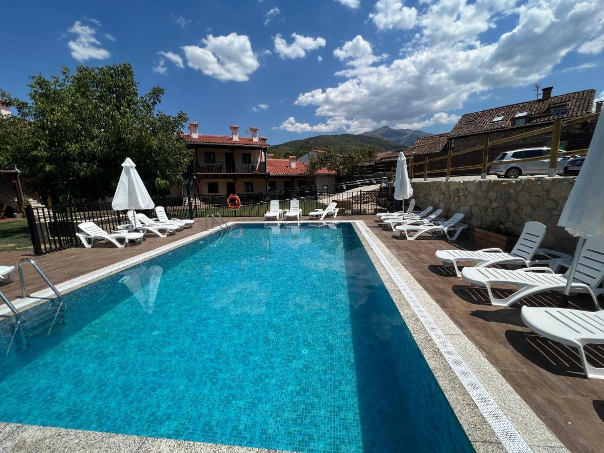Apartamentos Dona Jimena Del Ambroz 4 Estrellas Complejo Unico En El Centro Del Pueblo - Piscina Ya Abierta แอร์วาส ภายนอก รูปภาพ