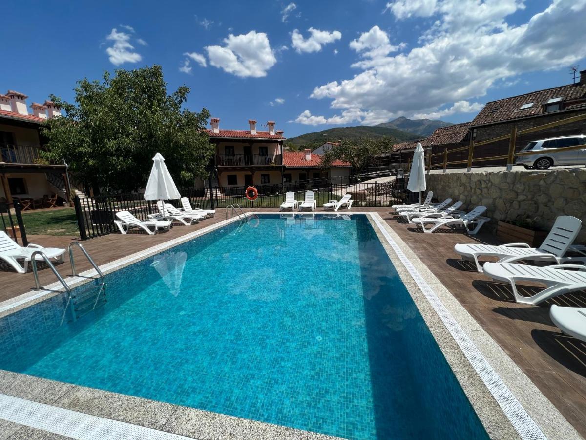 Apartamentos Dona Jimena Del Ambroz 4 Estrellas Complejo Unico En El Centro Del Pueblo - Piscina Ya Abierta แอร์วาส ภายนอก รูปภาพ