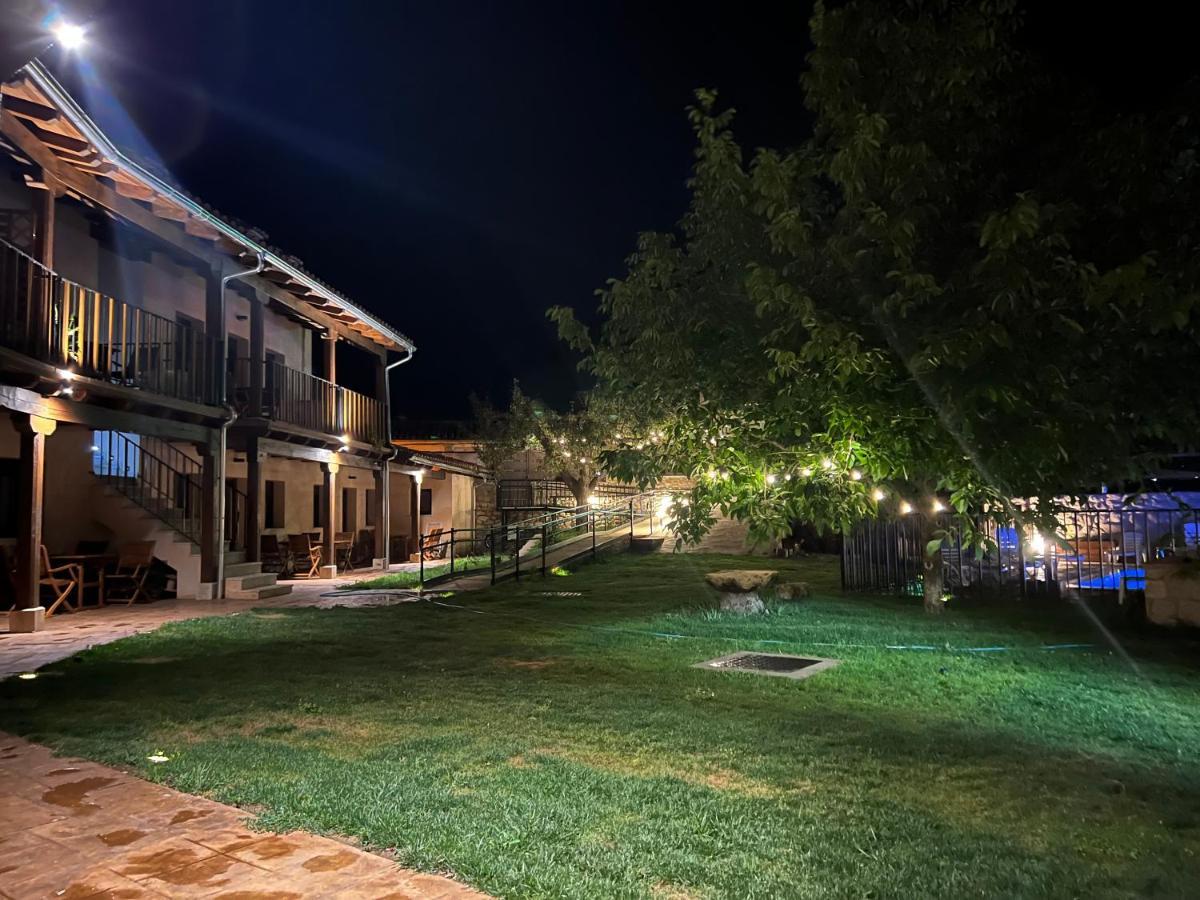 Apartamentos Dona Jimena Del Ambroz 4 Estrellas Complejo Unico En El Centro Del Pueblo - Piscina Ya Abierta แอร์วาส ภายนอก รูปภาพ